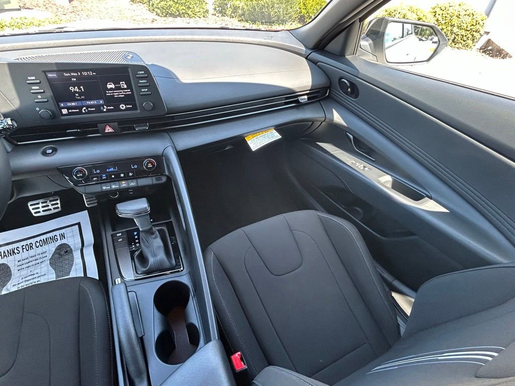 Used 2025 Hyundai Elantra Sport FWD image 11