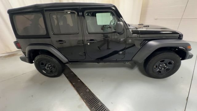 Used 2024 Jeep Wrangler Unlimited Sport AWD/4WD image 9