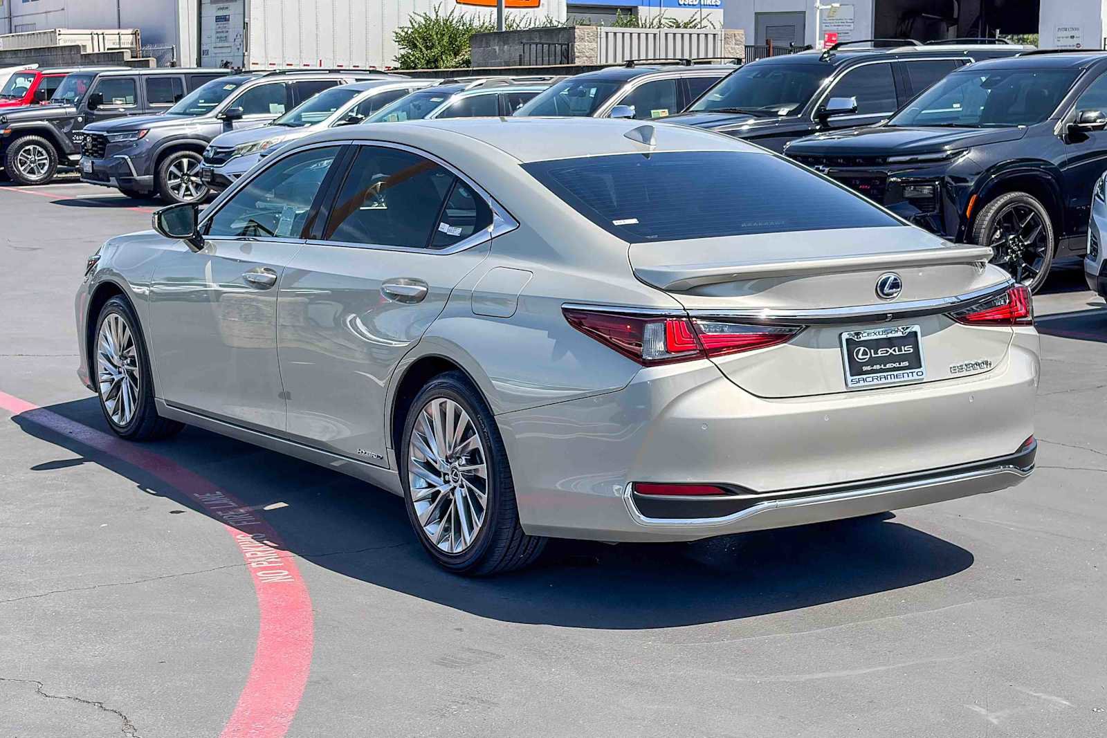 Used 2021 Lexus ES 300h w/ Accessory Package FWD video 2