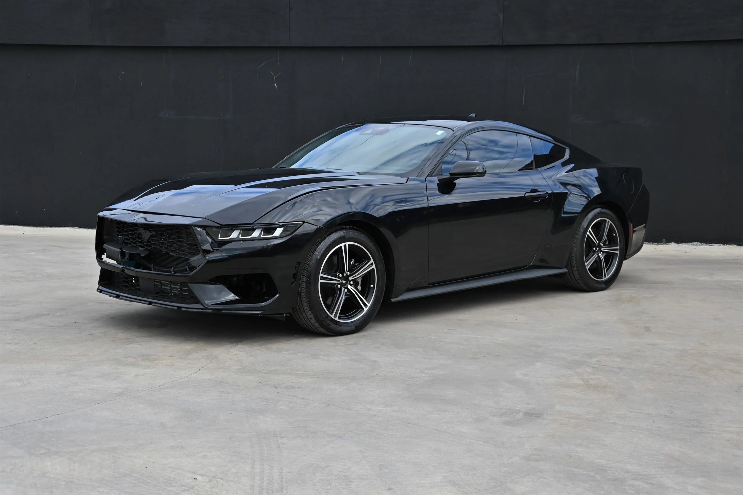 Used 2024 Ford Mustang Coupe image 1