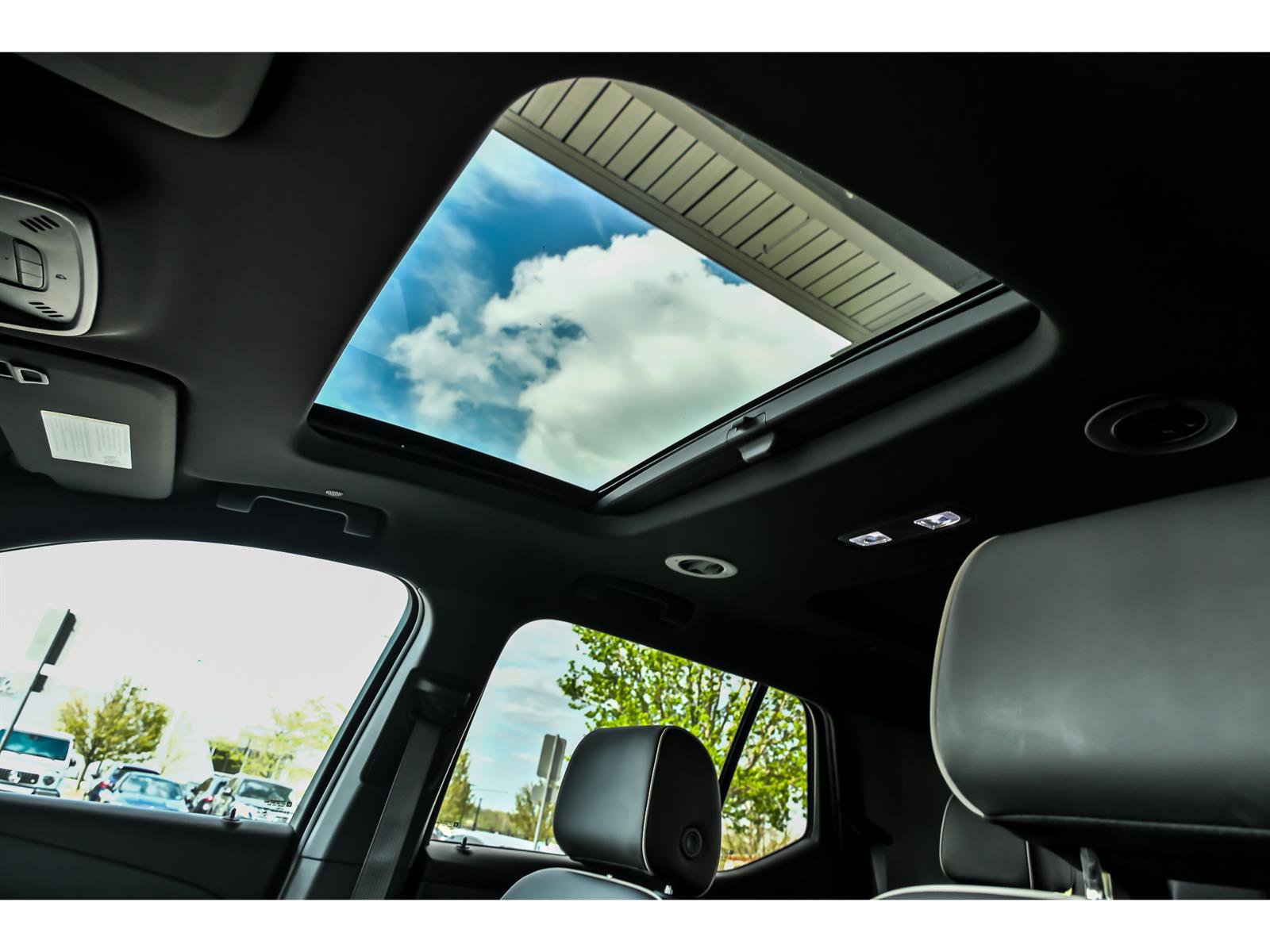 Used 2023 Chevrolet Traverse Premier w/ Redline Edition AWD/4WD image 13