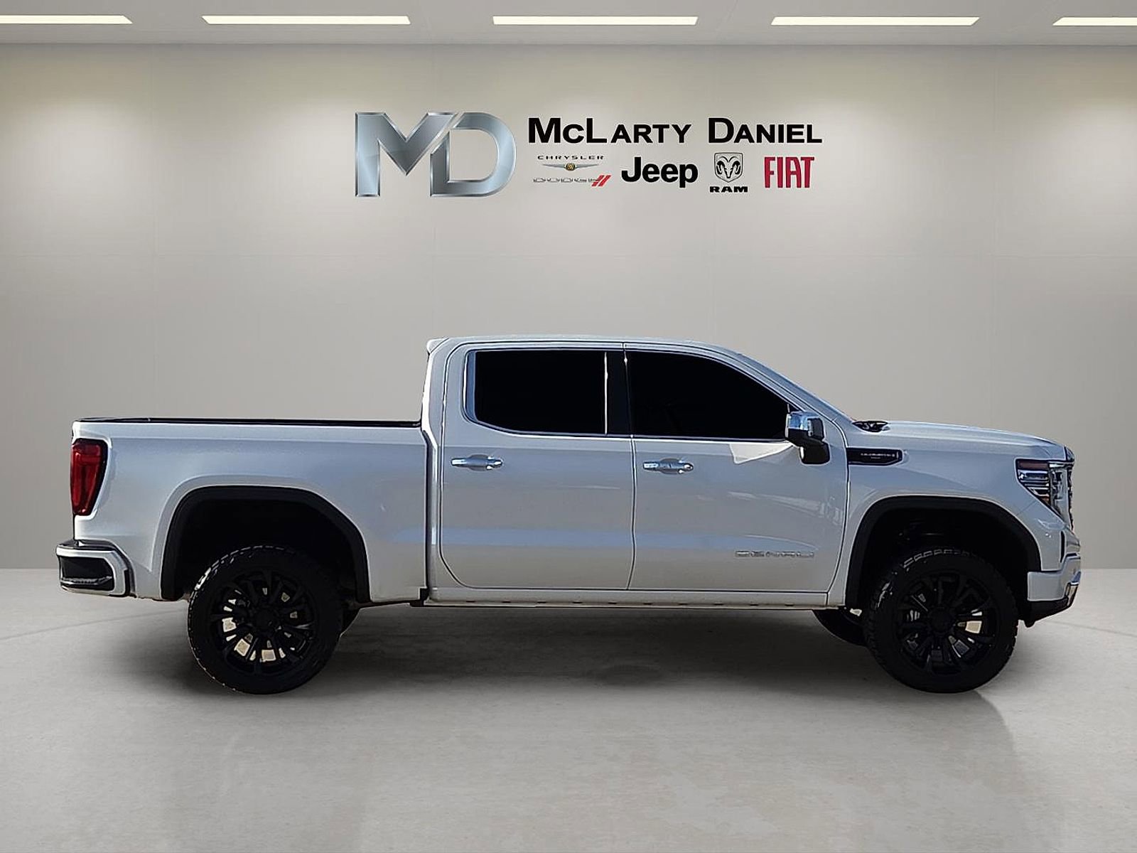 Used 2023 GMC Sierra 1500 Denali Ultimate image 6