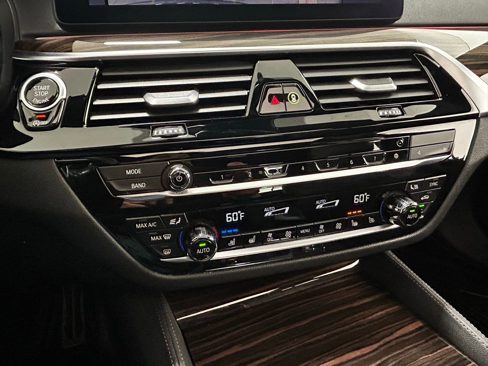 Used 2021 BMW M550i xDrive w/ Executive Package image 20