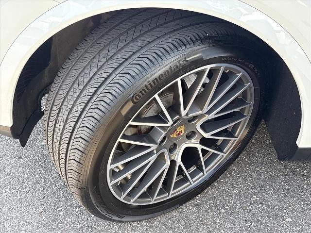 Used 2020 Porsche Cayenne image 24
