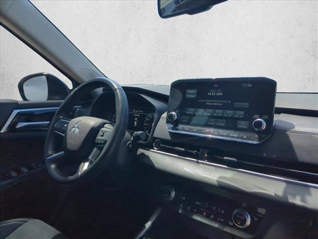 Used 2023 Mitsubishi Outlander SE AWD/4WD image 28