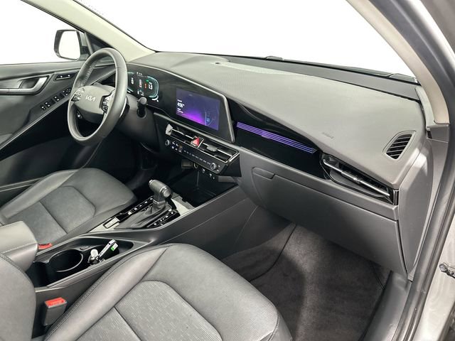 Used 2023 Kia Niro SX image 32