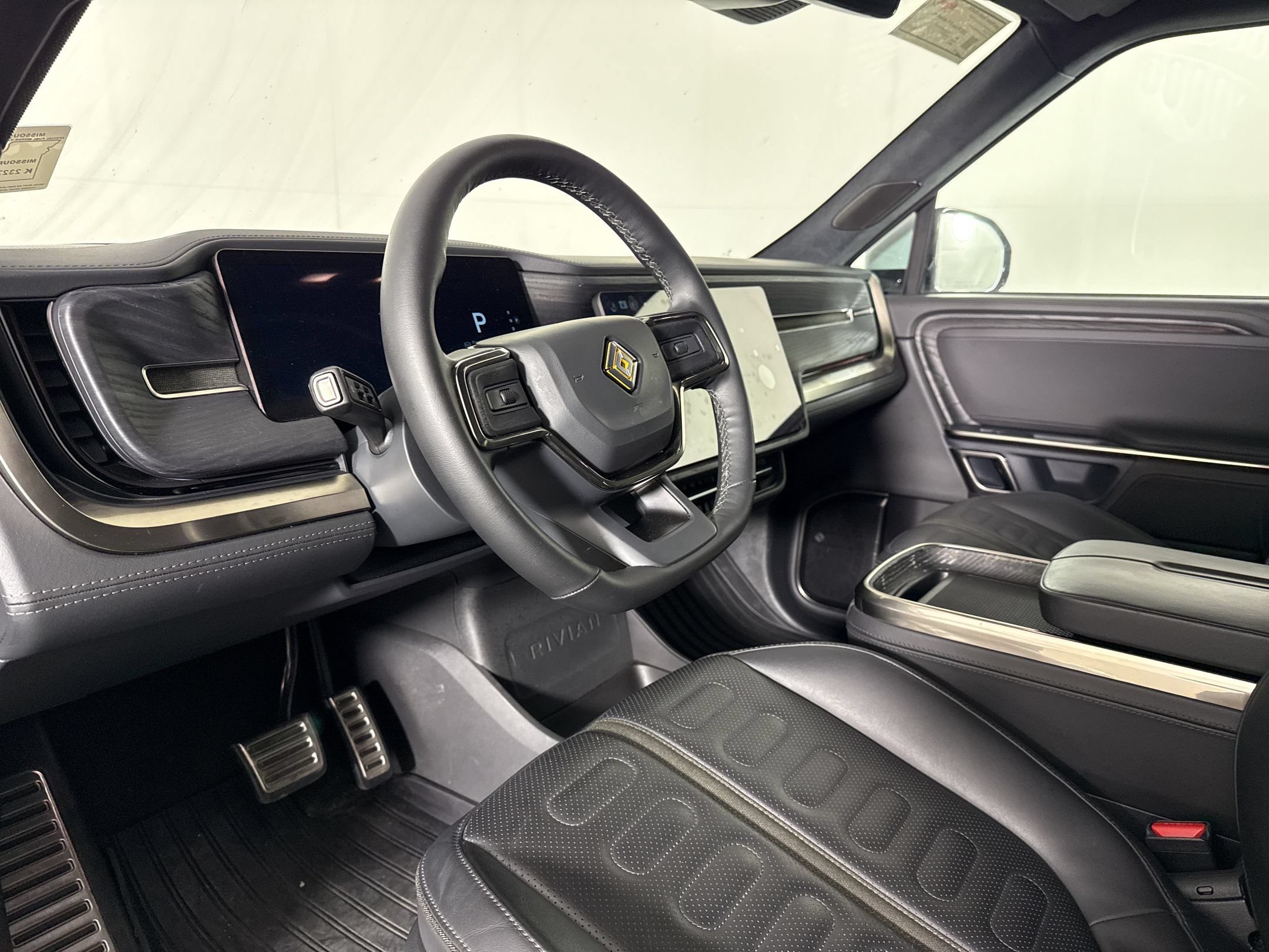 Used 2023 Rivian R1T Adventure AWD/4WD image 4