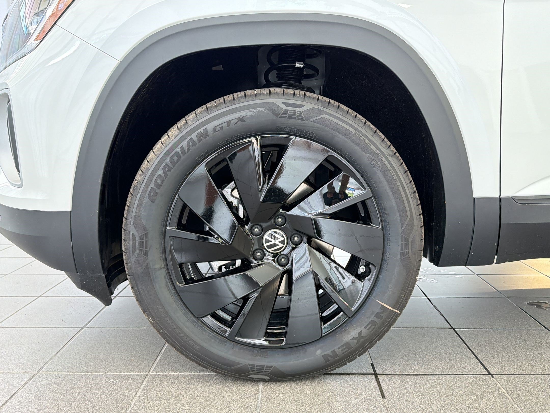 New 2026 Volkswagen Atlas SE FWD image 12