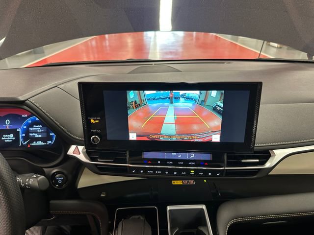 Certified 2025 Toyota Sienna Limited image 23