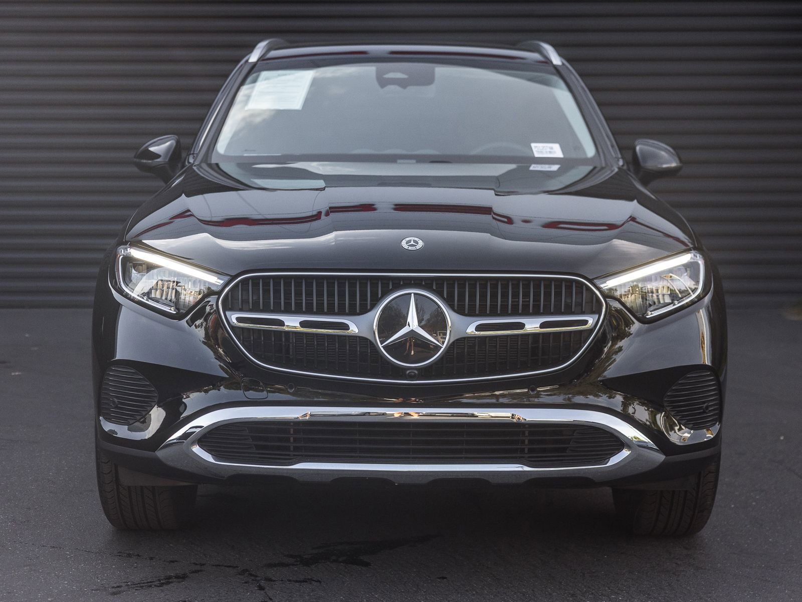 Used 2025 Mercedes-Benz GLC 350e 4MATIC image 7