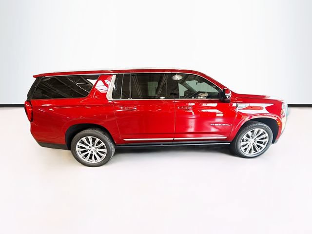 Used 2021 GMC Yukon XL Denali w/ Denali Premium Package AWD/4WD image 5