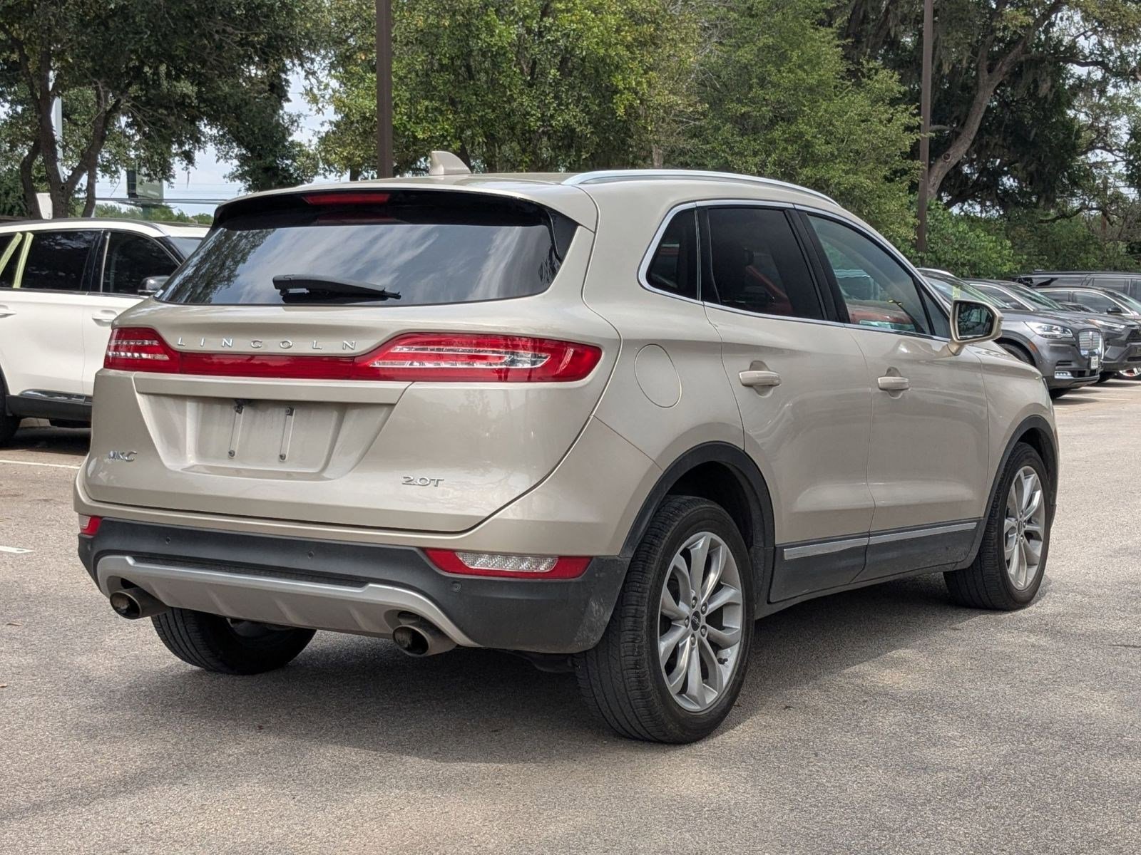 Used 2017 Lincoln MKC Select w/ Select Plus Package FWD image 3