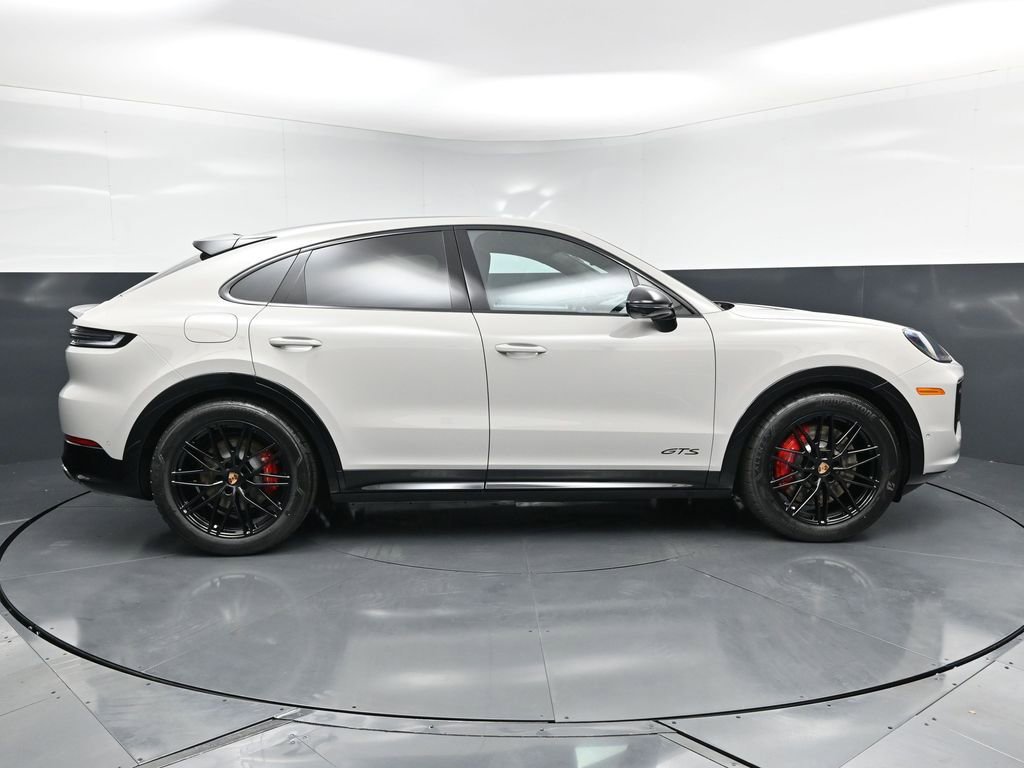 New 2026 Porsche Cayenne GTS image 9