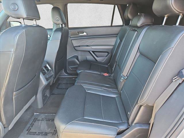 Used 2022 Volkswagen Atlas Cross Sport SEL R-Line AWD/4WD image 25