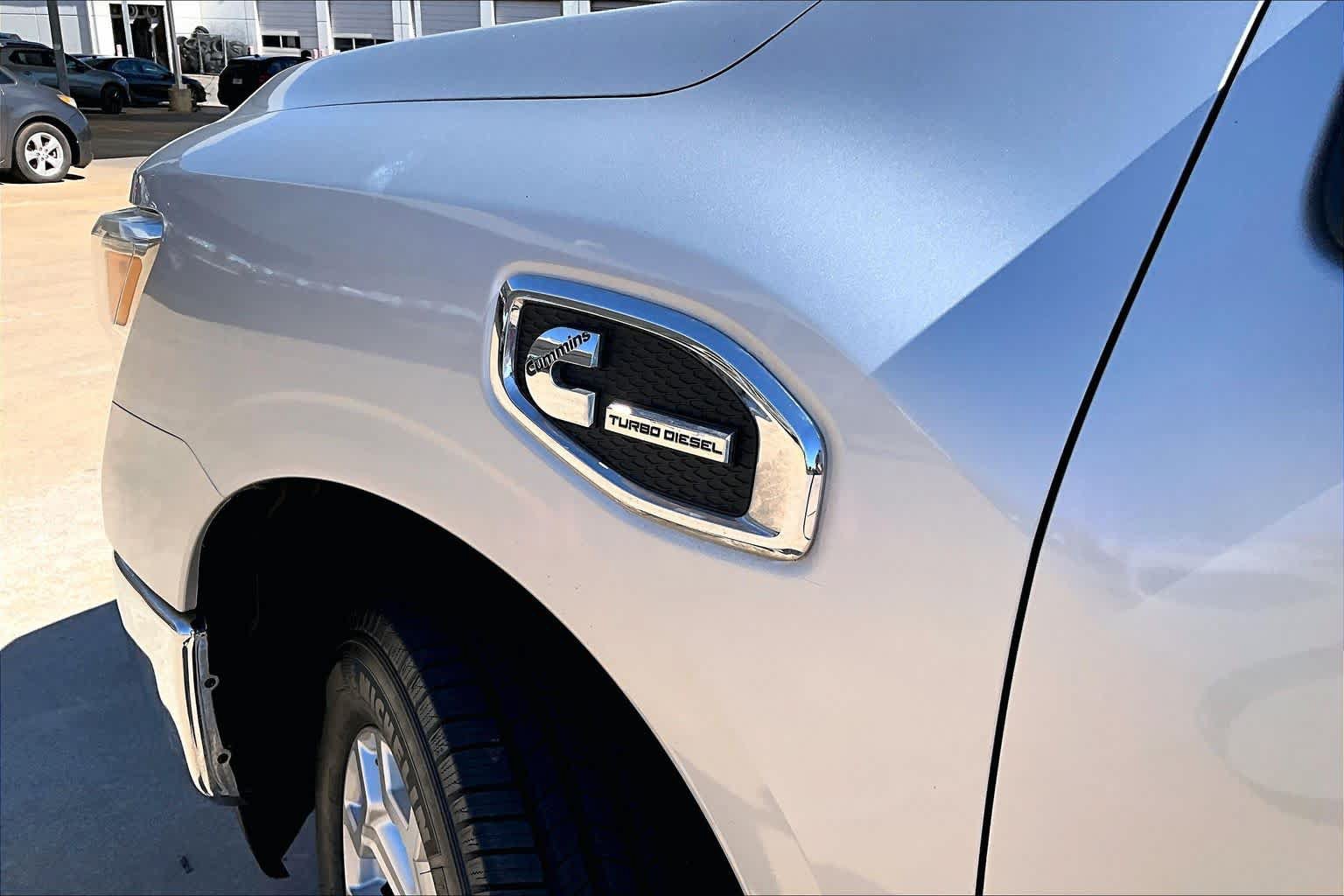 Used 2017 Nissan Titan SL AWD/4WD image 33