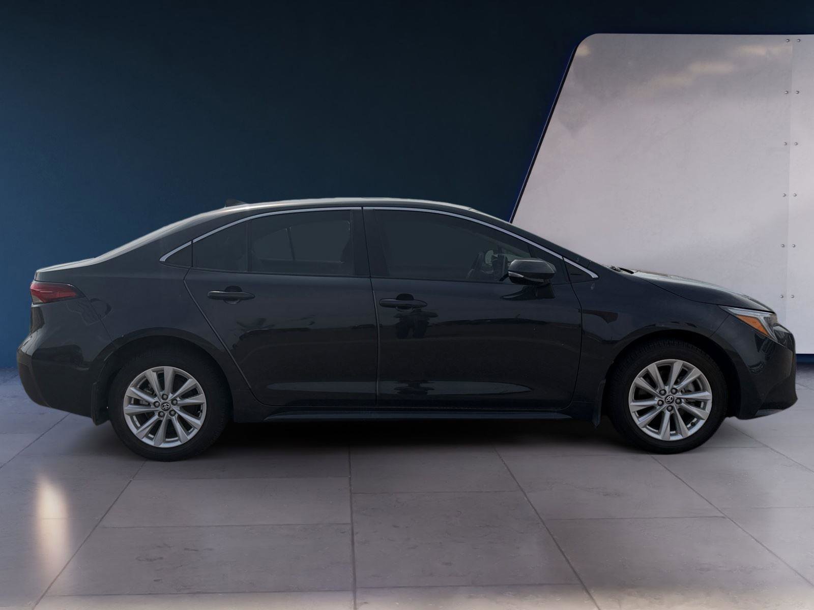 Used 2024 Toyota Corolla XLE image 6