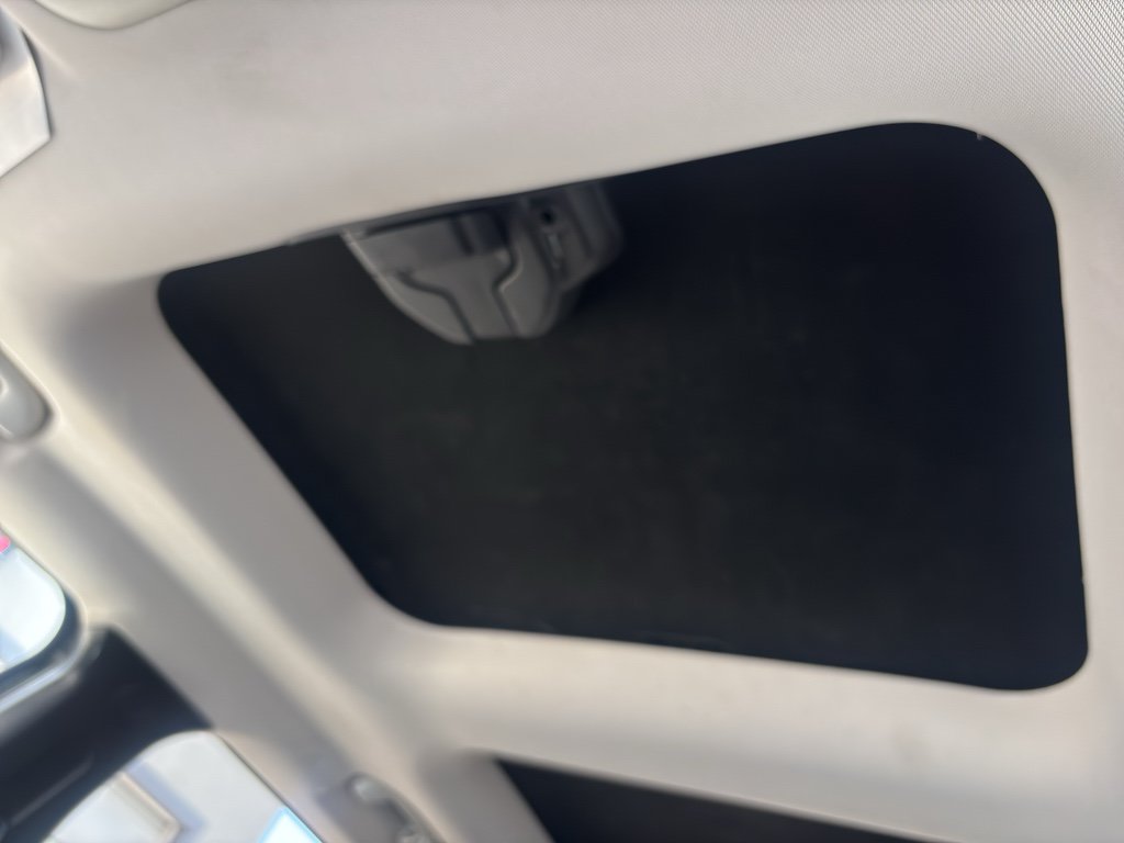 Used 2016 Jeep Renegade 75th Anniversary FWD image 16