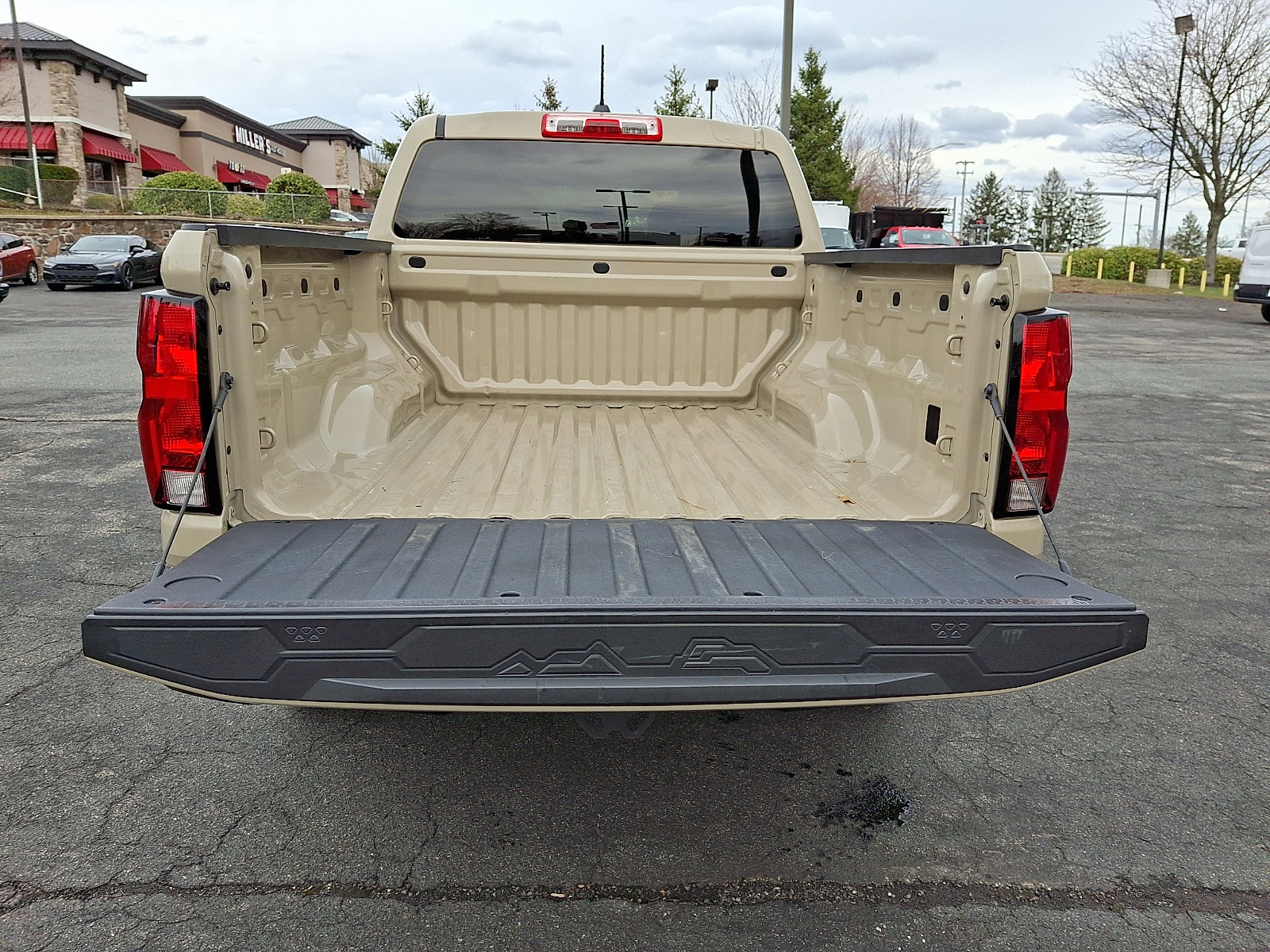 Used 2023 Chevrolet Colorado W/T image 29