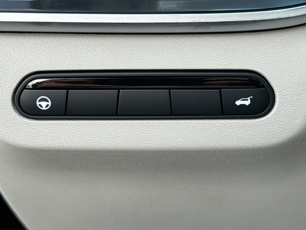 New 2027 INFINITI QX60 Luxe w/ Cargo Package FWD image 10