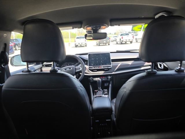 Used 2025 Jeep Compass Trailhawk image 25