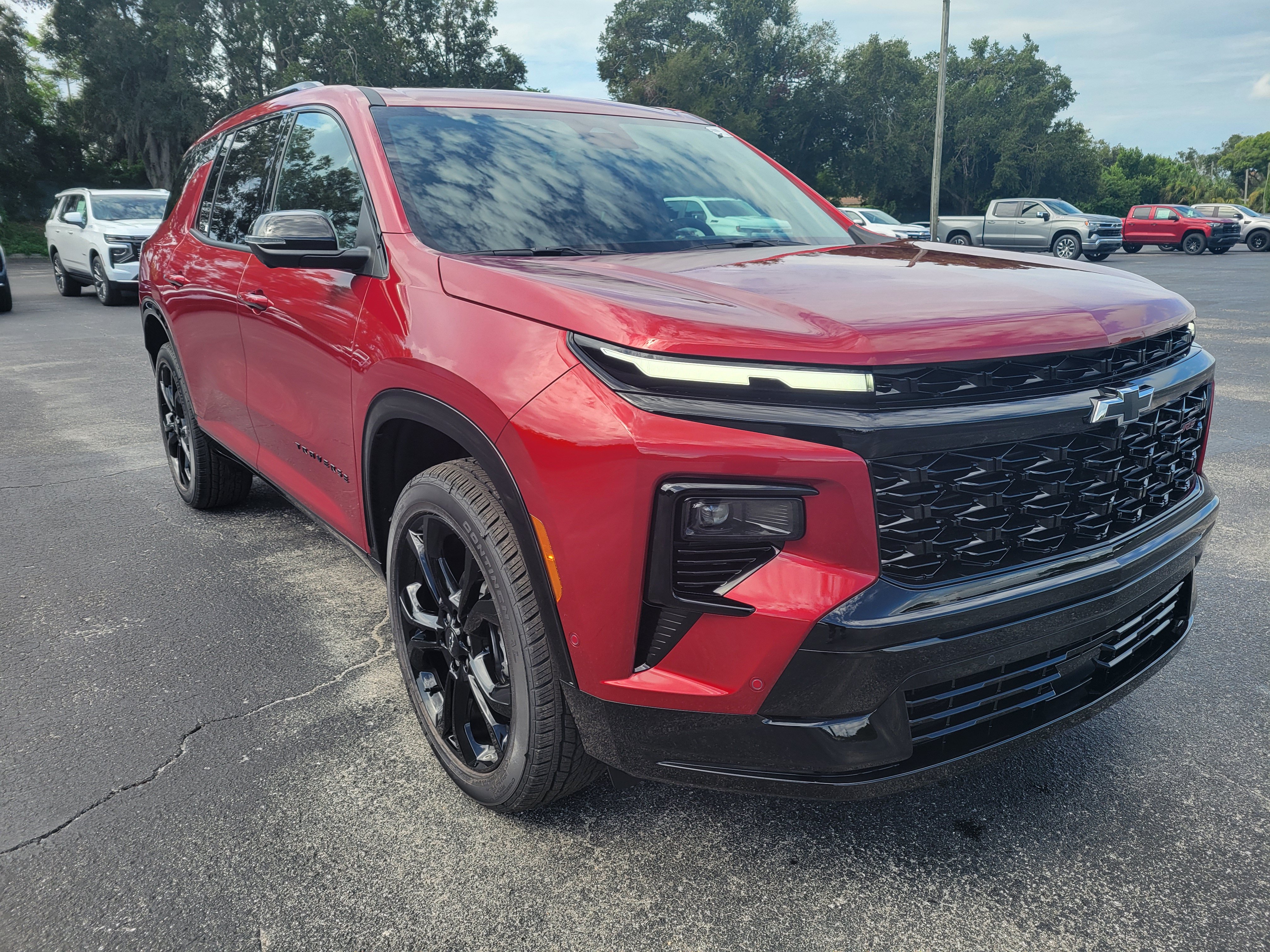New 2027 Chevrolet Traverse RS w/ LPO, Floor Liner Package FWD image 3