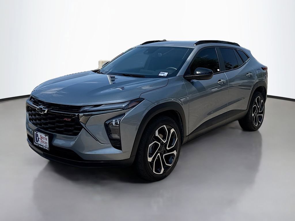 Used 2025 Chevrolet Trax RS w/ Driver Confidence Package image 3