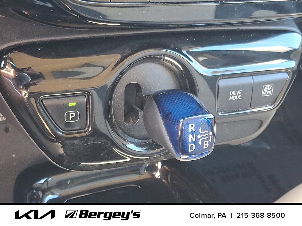 Used 2017 Toyota Prius Four FWD image 16
