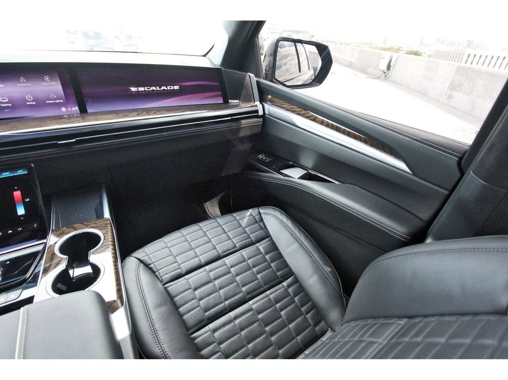 Certified 2025 Cadillac Escalade ESV Sport Platinum image 10