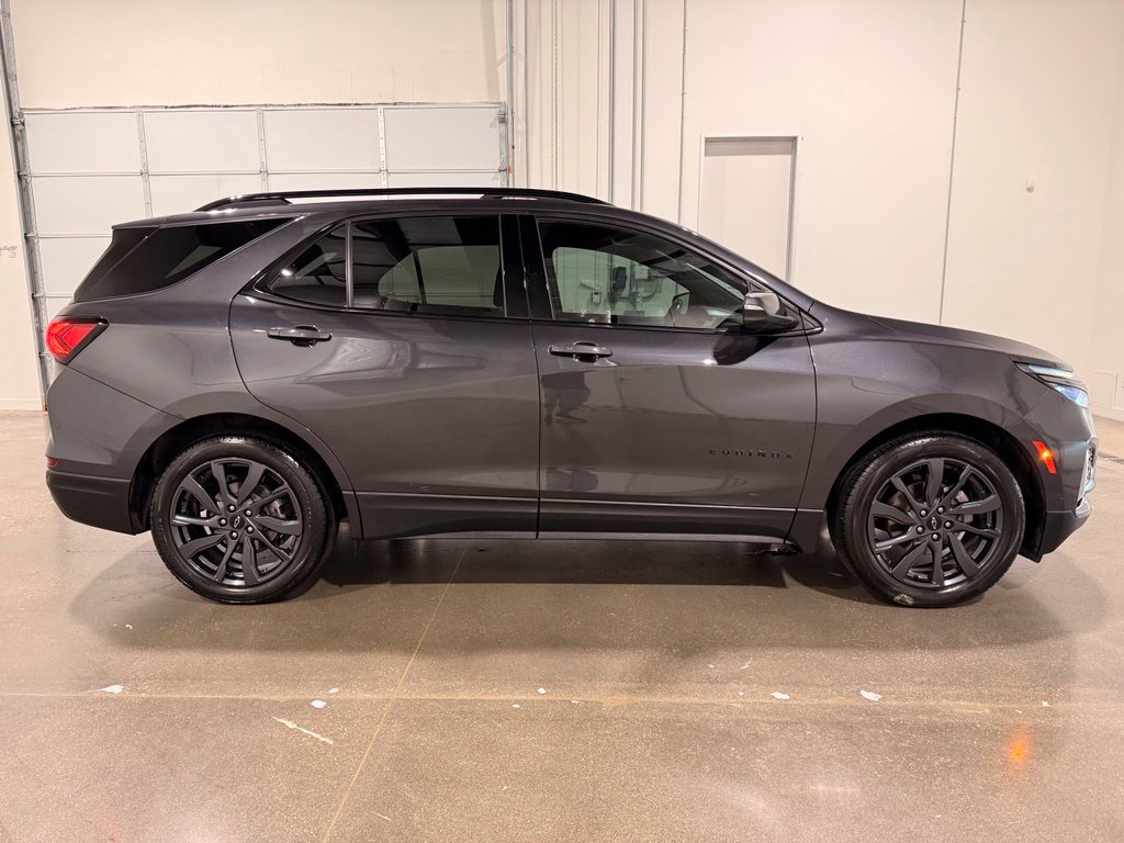Used 2022 Chevrolet Equinox RS w/ RS Leather Package FWD image 4
