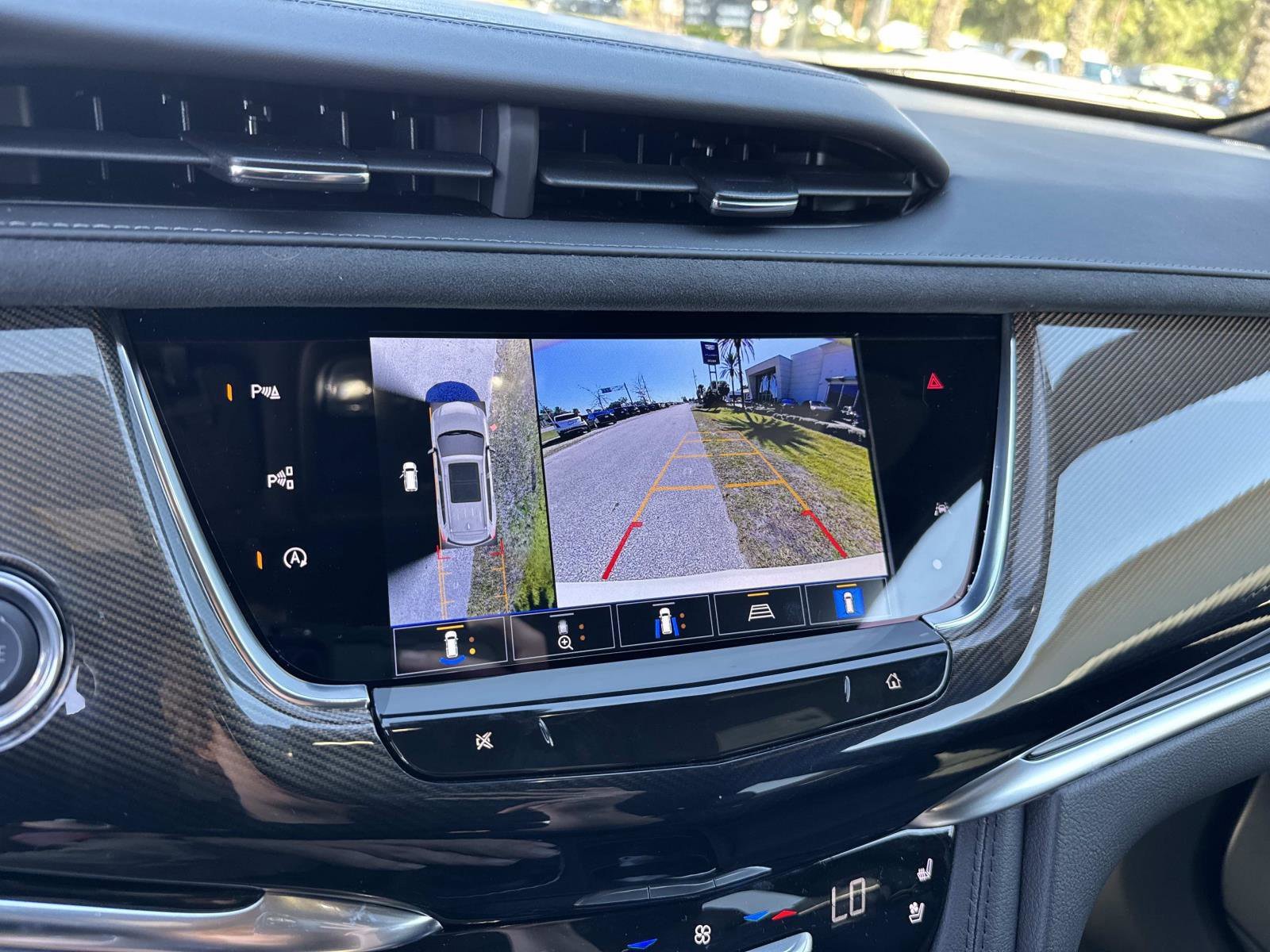 New 2025 Cadillac XT6 Premium Luxury w/ Platinum Package FWD image 30