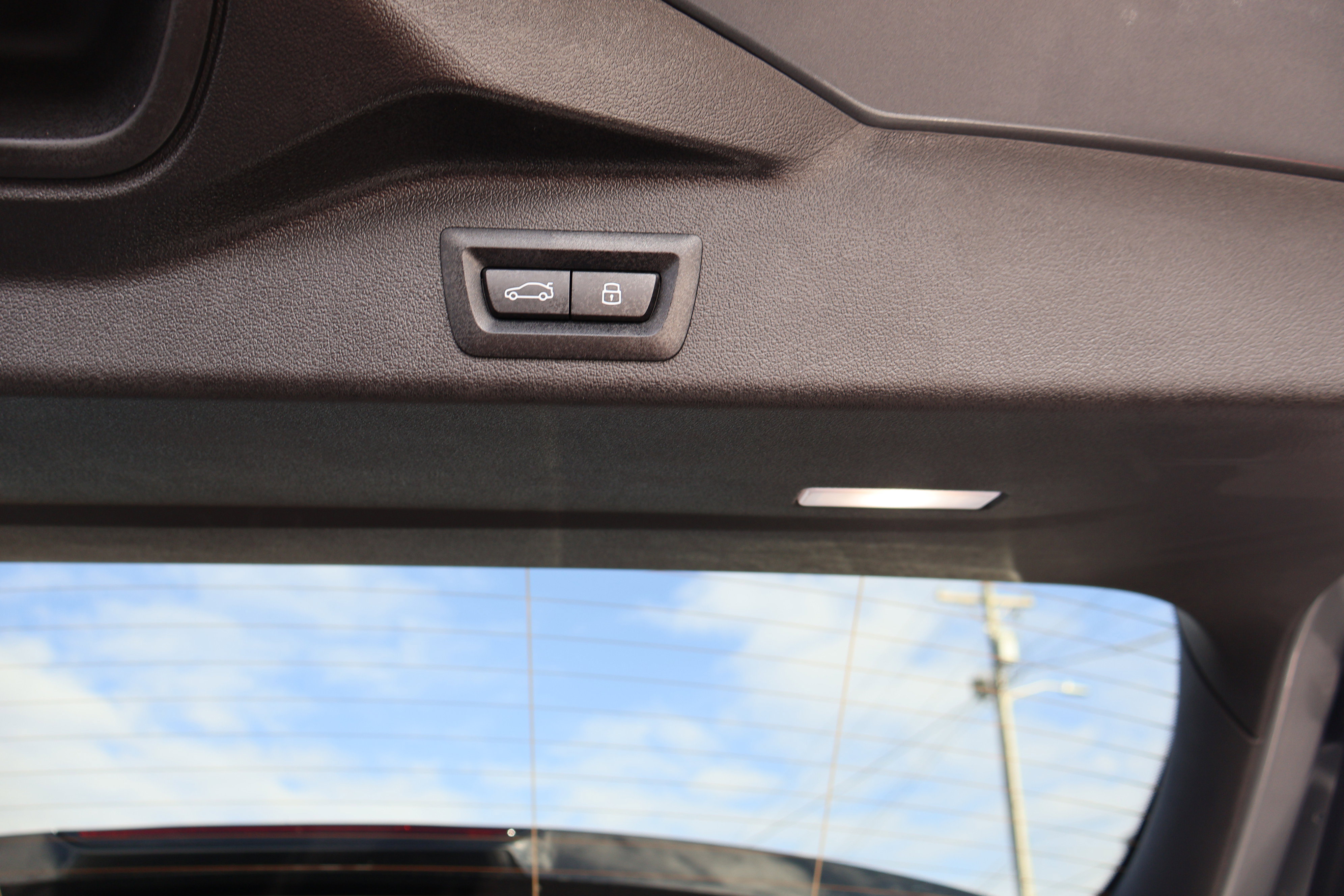 Used 2026 BMW X5 xDrive40i w/ M Sport Package image 23