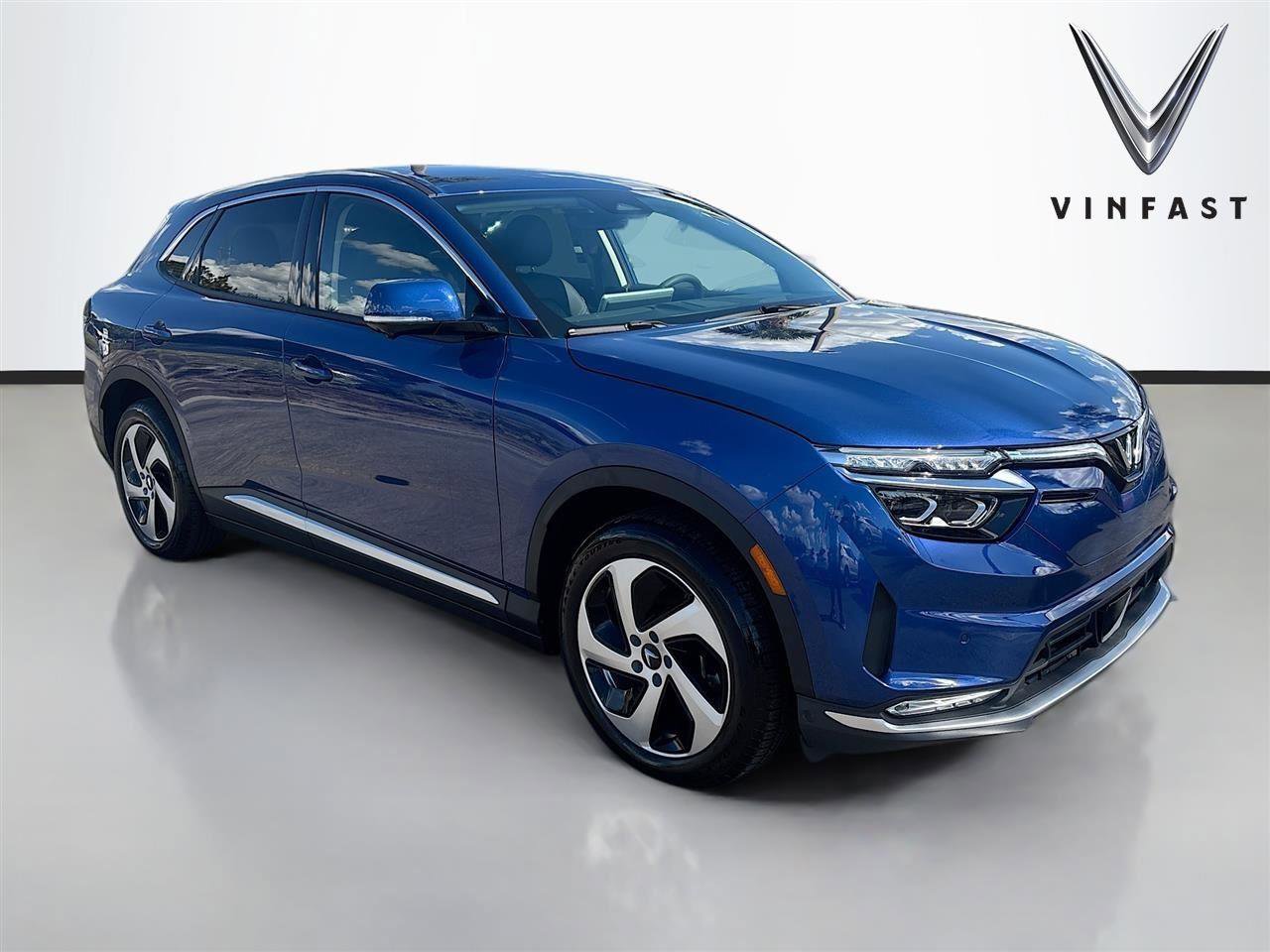 New 2025 VinFast VF 8 Eco image 1