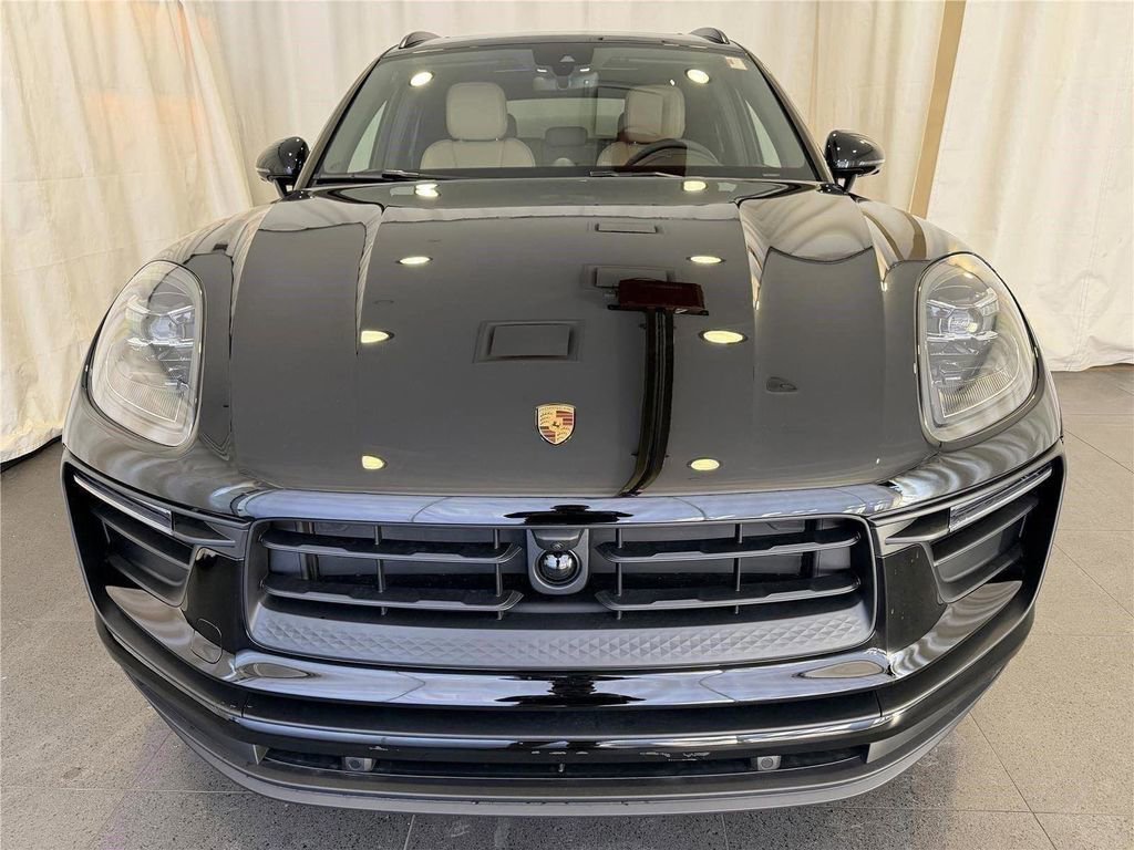 New 2026 Porsche Macan AWD/4WD image 6