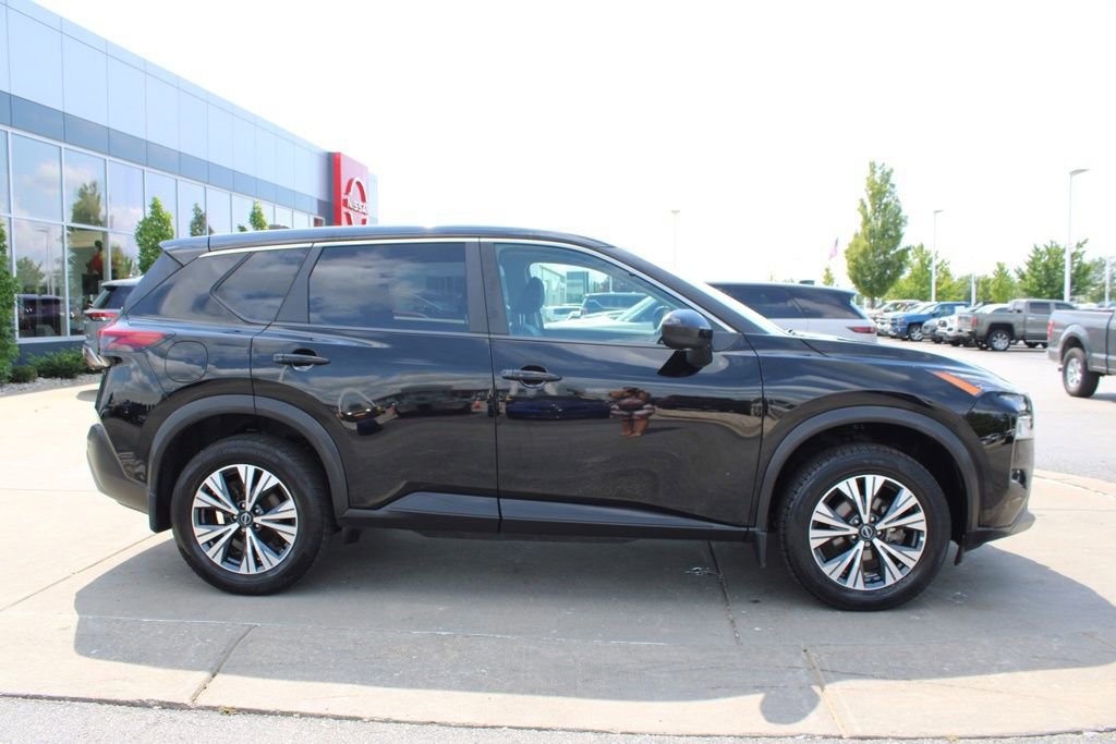 Used 2023 Nissan Rogue SV image 6
