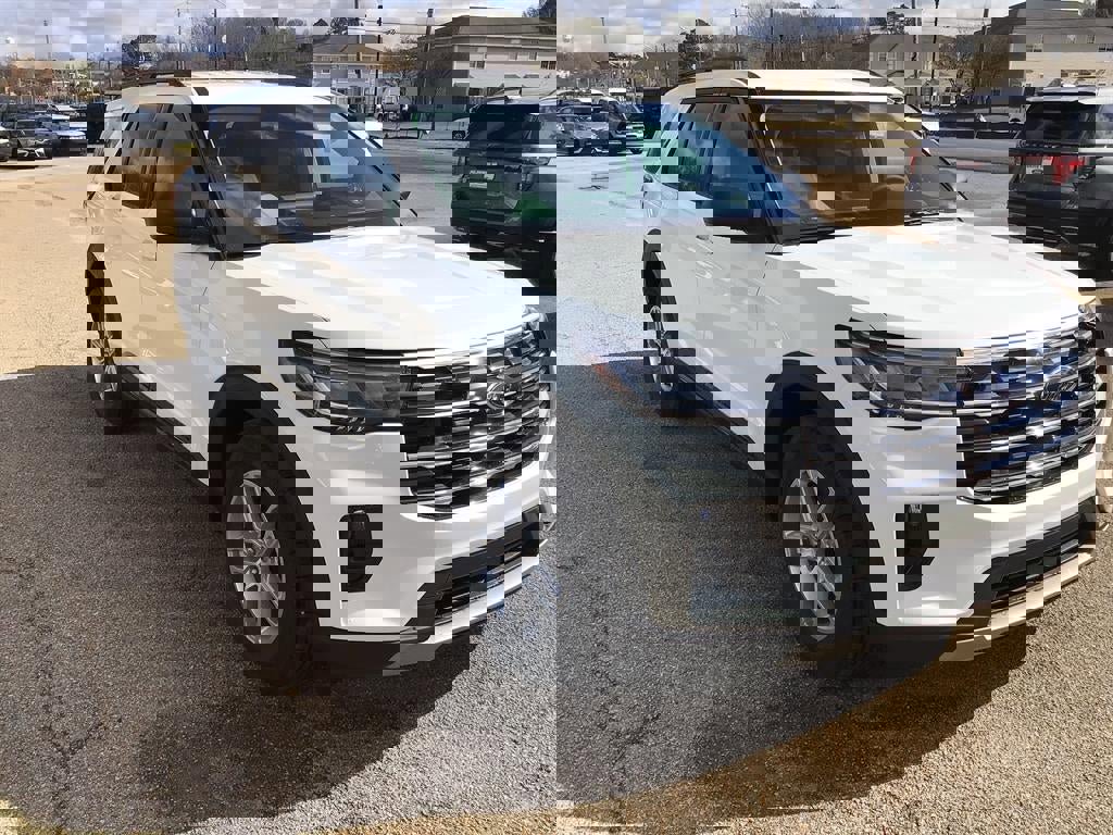 New 2026 Ford Explorer Active w/ Active Comfort Package image 8