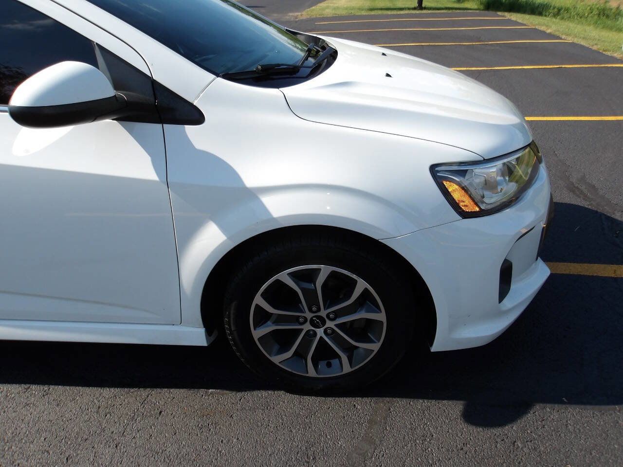 Used 2019 Chevrolet Sonic LT w/ Convenience Package FWD image 6
