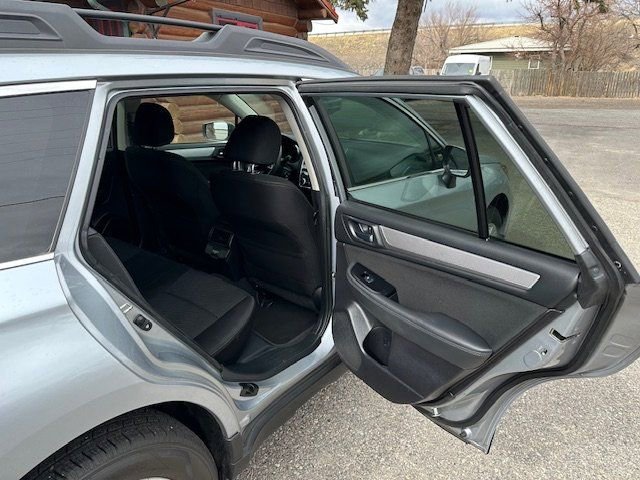 Used 2018 Subaru Outback 2.5i Premium image 24