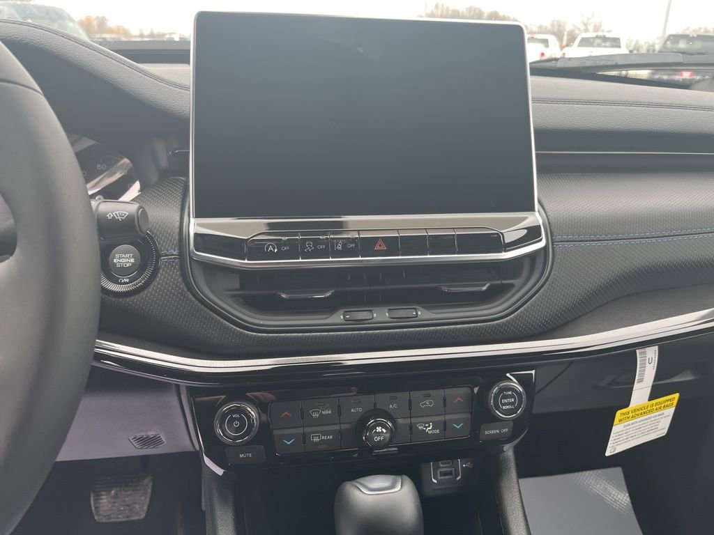 New 2025 Jeep Compass Latitude w/ Convenience Group image 27