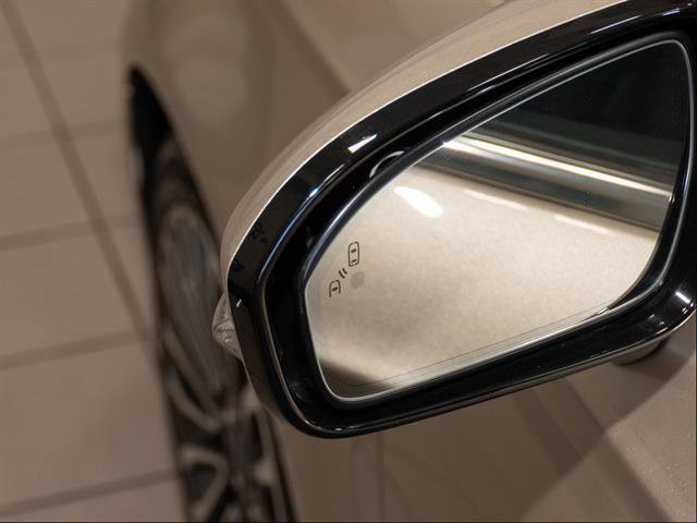 Used 2017 Ford Fusion SE w/ Fusion SE Technology Package image 8