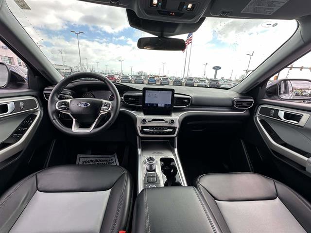 Used 2024 Ford Explorer XLT w/ Equipment Group 202A AWD/4WD image 13