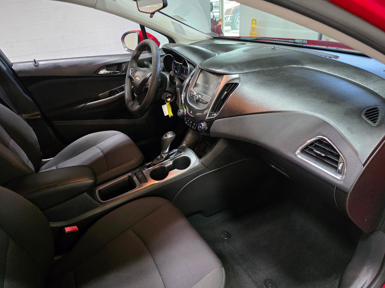 Used 2016 Chevrolet Cruze LT FWD image 23