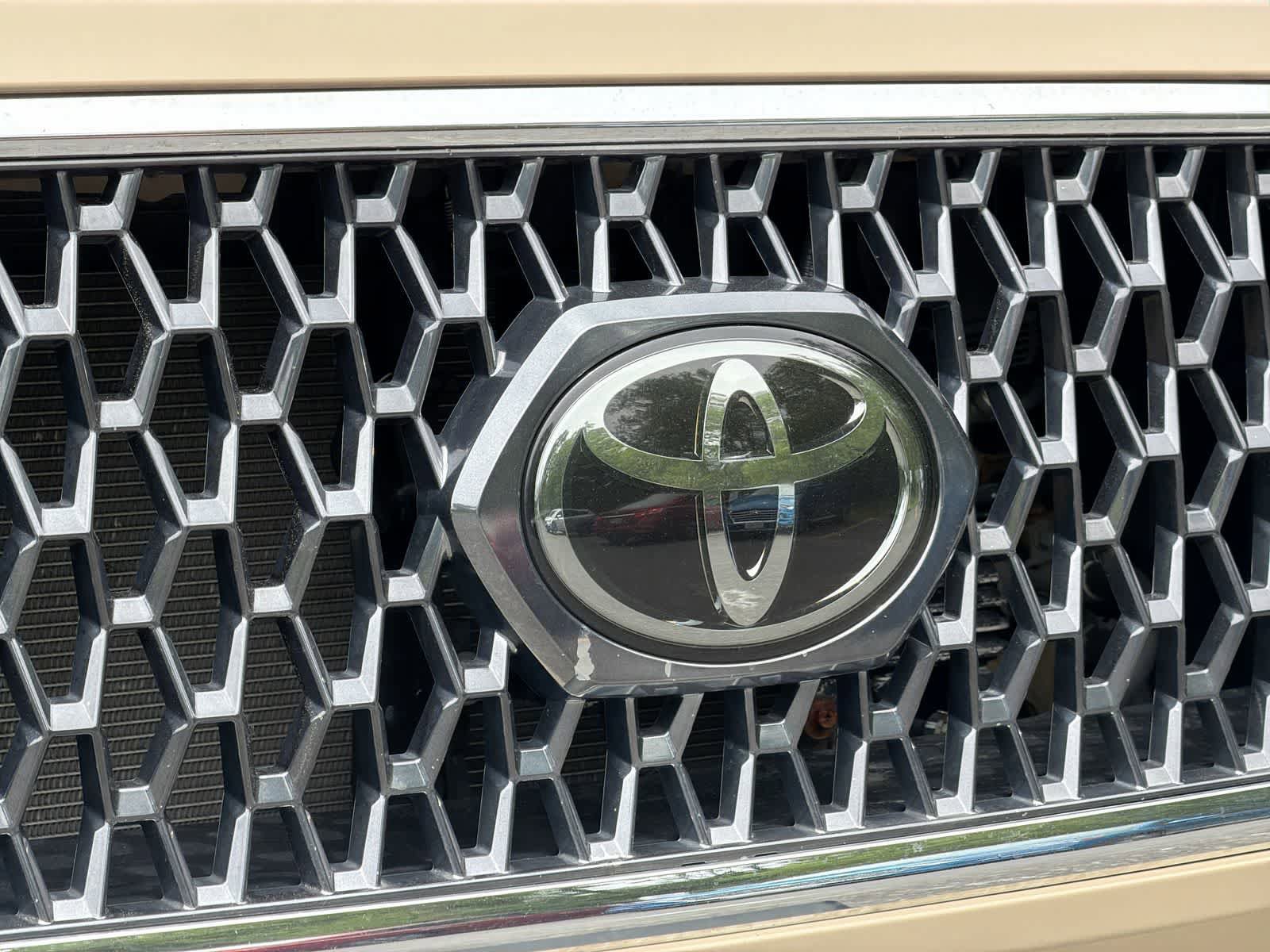 Used 2019 Toyota Tacoma TRD Sport w/ Technology Package AWD/4WD image 12