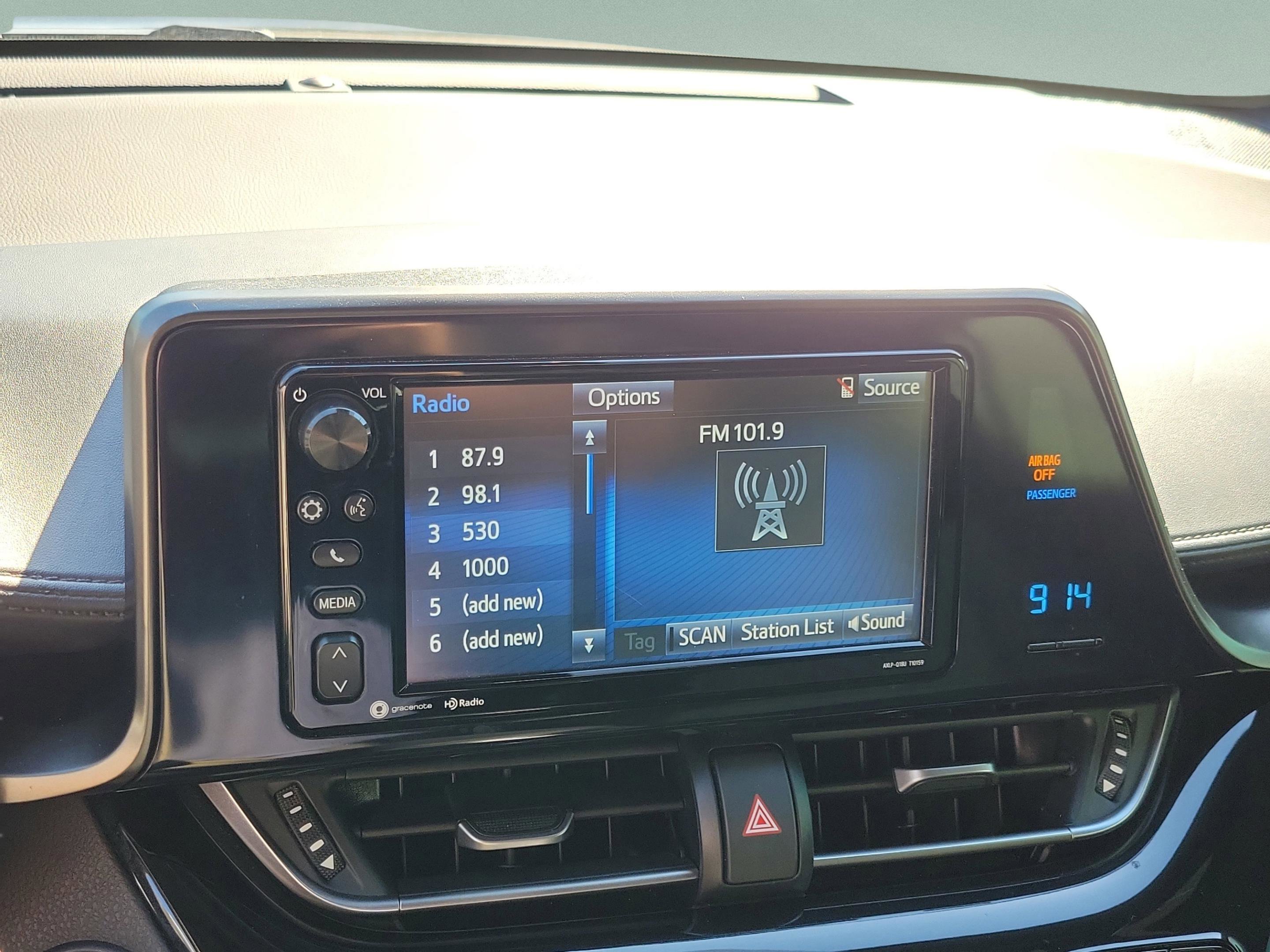 Used 2018 Toyota C-HR XLE FWD image 17
