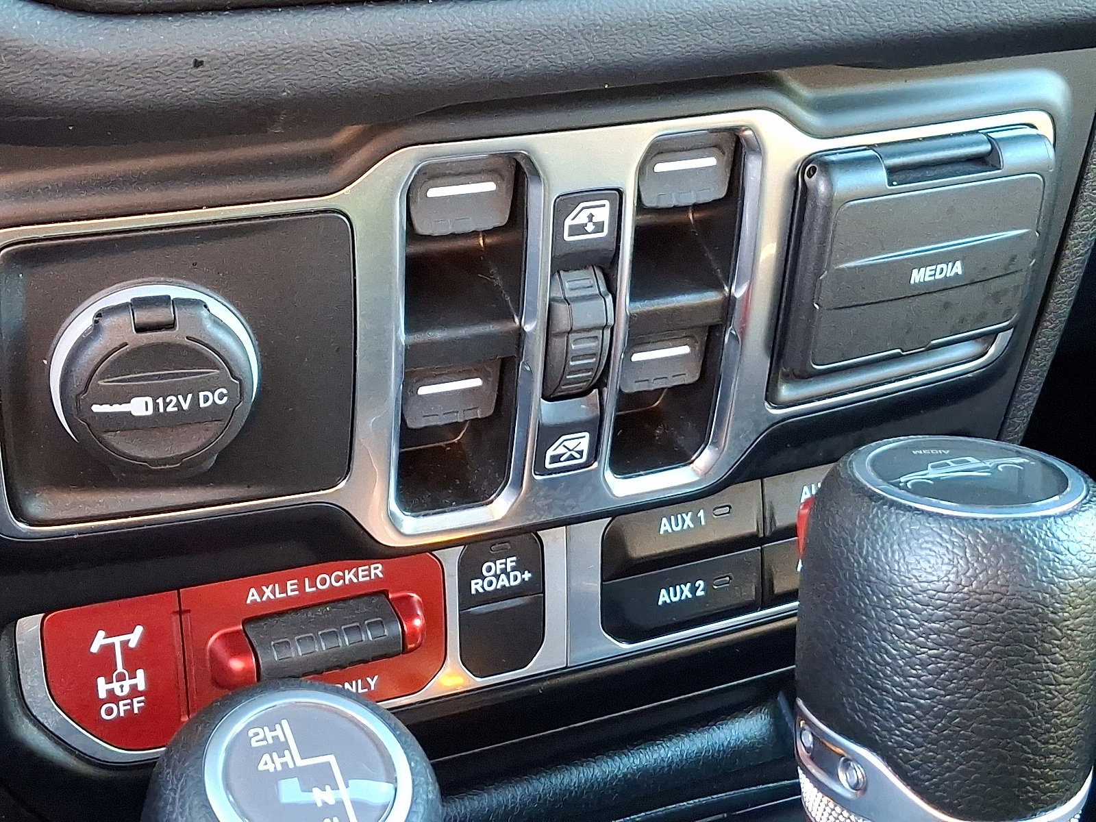 Used 2024 Jeep Gladiator Mojave image 24