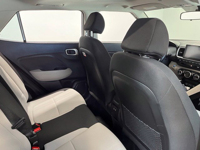 Used 2025 Hyundai Venue SEL FWD image 15