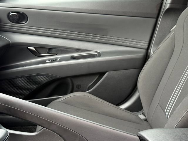 Used 2025 Hyundai Elantra Sport image 10