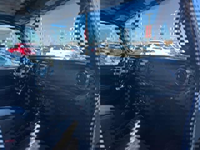 Used 2023 Jeep Wrangler Unlimited image 21