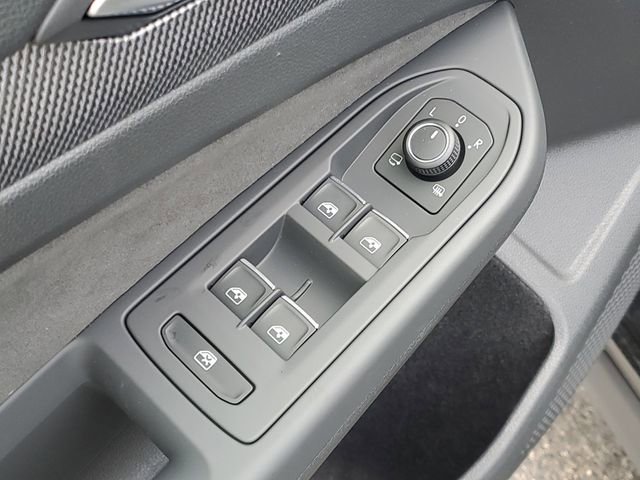 New 2025 Volkswagen GTI SE image 9