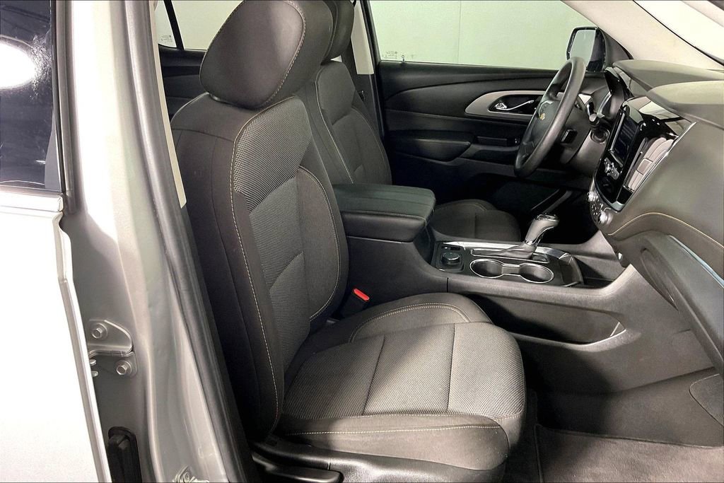 Used 2020 Chevrolet Traverse LS FWD image 9