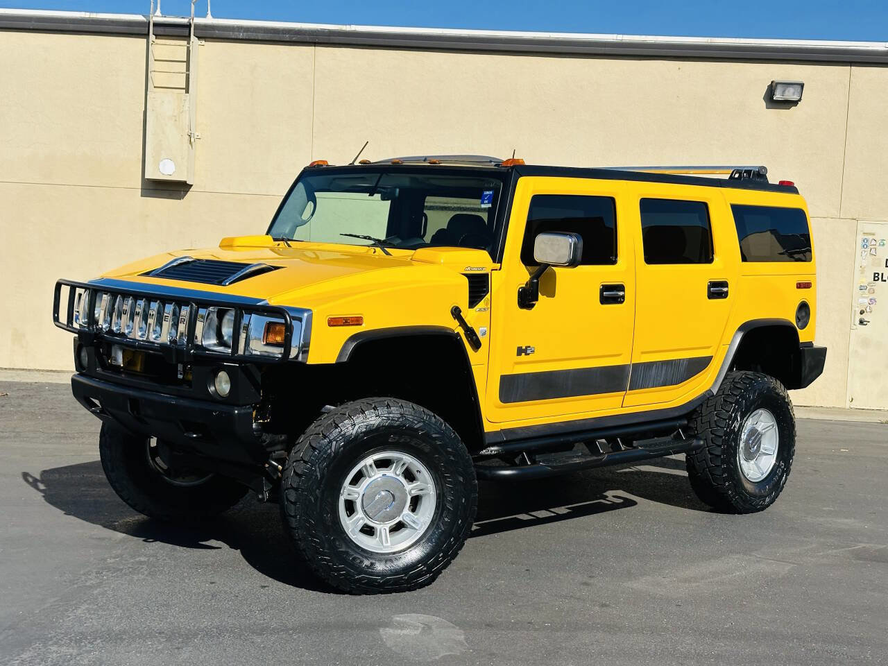 Used 2003 HUMMER H2 w/ Preferred Equipment Group image 4